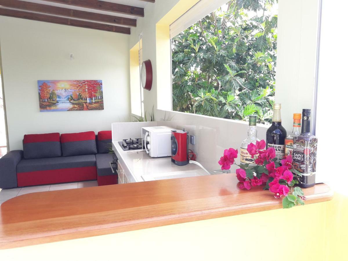 Villa Lineddy Guinee-Fleury Exterior photo